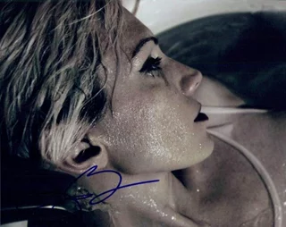 Juliette Beavan autograph