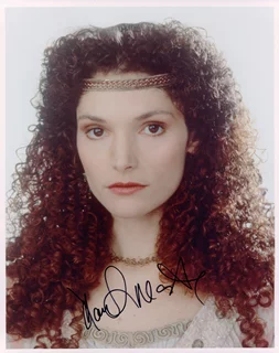 Mary Elizabeth Mastrantonio autograph