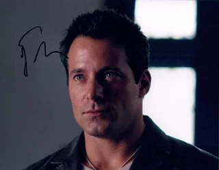 Johnny Messner autograph