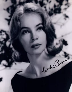Leslie Caron autograph