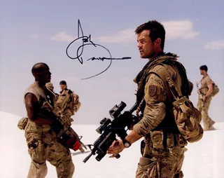 Josh Duhamel autograph