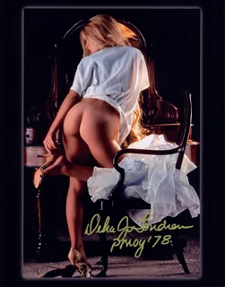 Debra Jo Fondren autograph