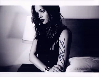 Bella Heathcote autograph