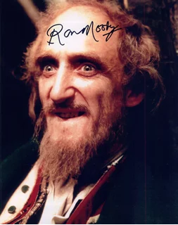 Ron Moody autograph