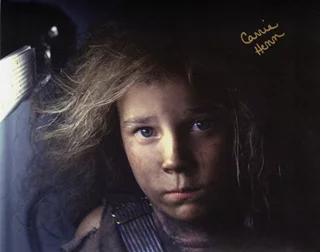 Carrie Henn autograph