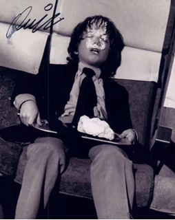 Oliver Robins autograph