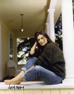Demi Moore autograph