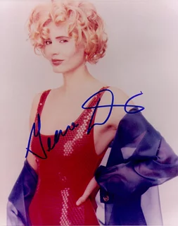 Geena Davis autograph