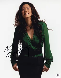 Gong Li autograph