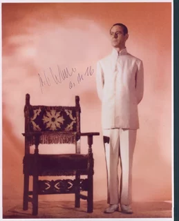 Joseph Wiseman autograph