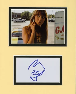 Mary Elizabeth Winstead autograph