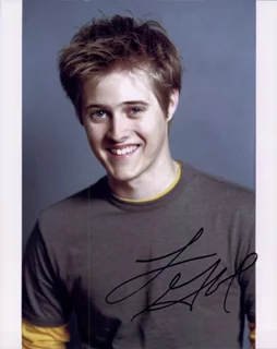 Lucas Grabeel autograph