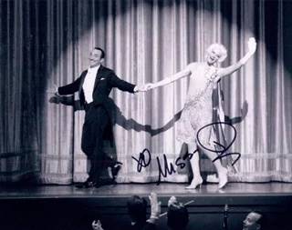 Missi Pyle autograph