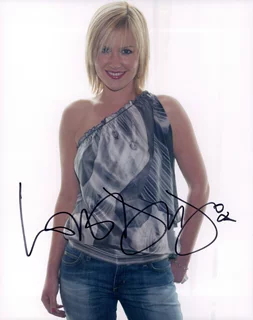 Dido autograph