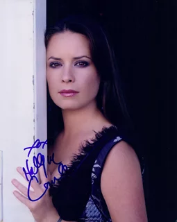Holly Marie Combs autograph