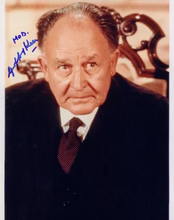 Geoffrey Keen autograph