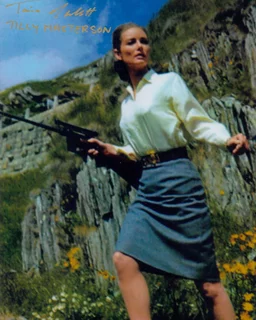 Tania Mallet autograph