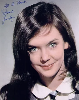 Pamela Franklin autograph