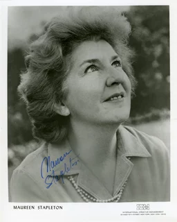 Maureen Stapleton autograph
