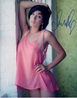 Jessica Akara autograph