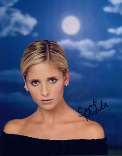 Sarah Michelle Gellar autograph