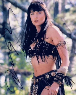 Lucy Lawless autograph