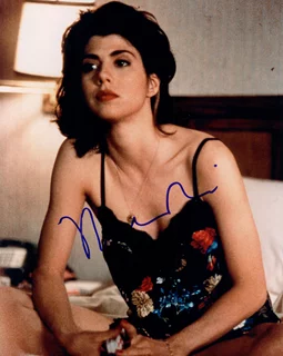 Marisa Tomei autograph