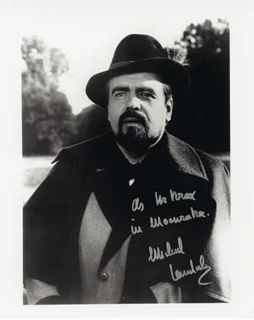 Michael Lonsdale autograph