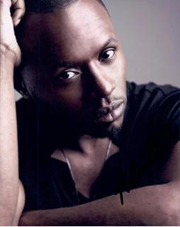 Malcolm Goodwin autograph