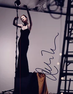 Julianne Moore autograph