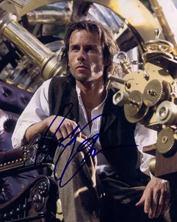 Guy Pearce autograph