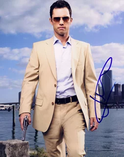 Jeffrey Donovan autograph