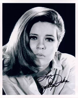 Patty Duke autograph