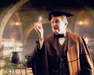 Jim Broadbent autograph