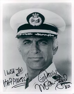 Gavin MacLeod autograph