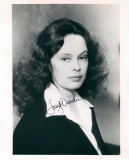 Sandy Dennis autograph