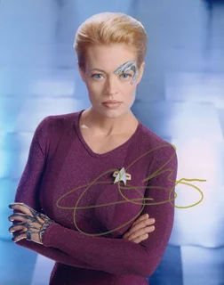 Jeri Ryan autograph