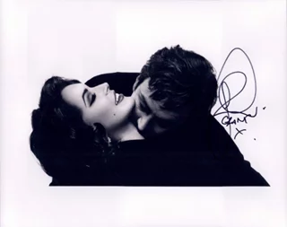 Grant Bowler autograph