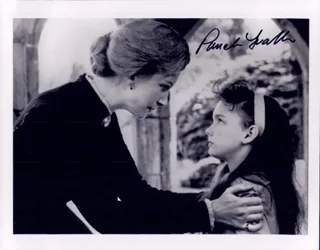 Pamela Franklin autograph