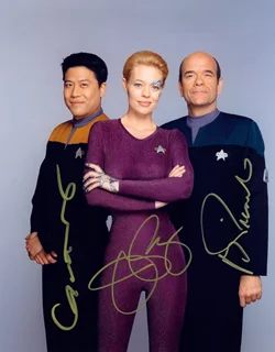 Star Trek Voyager autograph