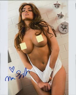 Monica Leigh autograph