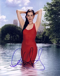 Anne Hathaway autograph