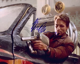 Arnold Schwarzenegger autograph