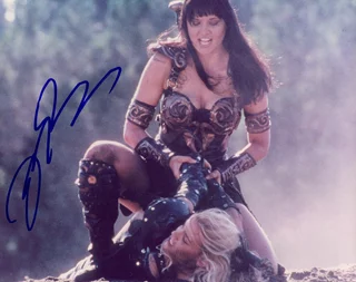 Lucy Lawless autograph