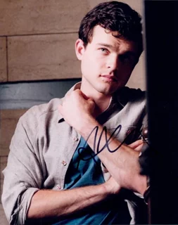 Alden Ehrenreich autograph