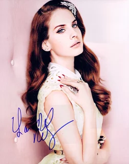 Lana Del Rey autograph