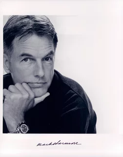 Mark Harmon autograph