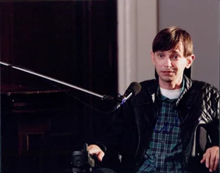 DJ Qualls autograph