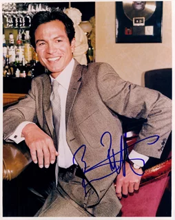 Benjamin Bratt autograph