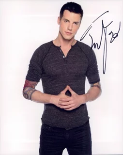 Tilky Jones autograph